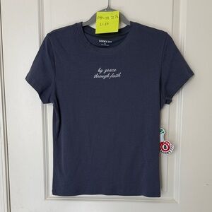 ✨NWT By Grace Through Faith Women’s Top🩶